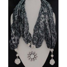 Flower With Crystal Stone Necklace Scarf